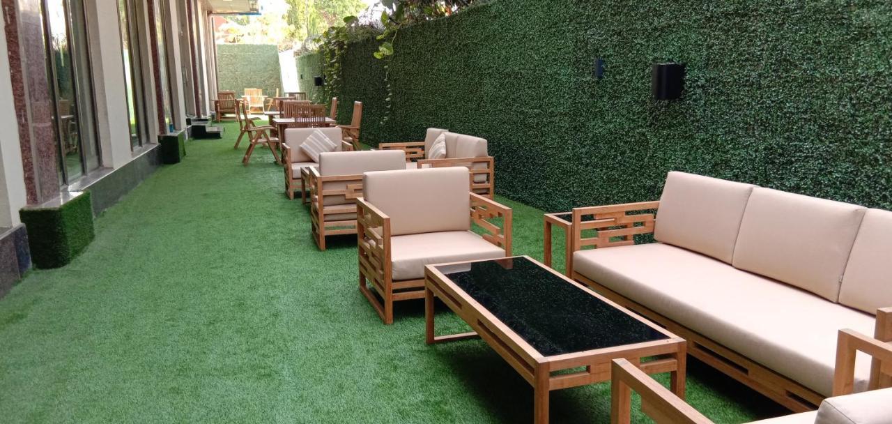 Summerset Continental Hotel by Usuma Mobushipe Esterno foto